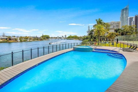 ABSOLUTE Riverfront 2br Apt, Views From Every Room - Tourism Search 0