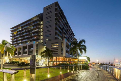 Absolute Waterfront Apartment - Tourism Search 0