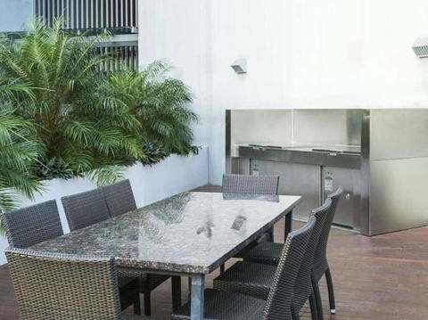 Absolute Waterfront Apartment - Tourism Search 1