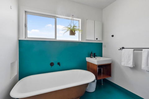 Absolute Waterfront Only 15 Minutes From Hobart - Tourism Search 4