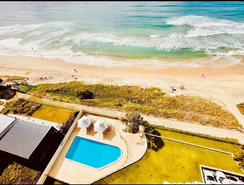 ABSOLUTELY STUNNING! ON THE BEACH !!! - Tourism Search 4