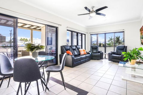 Accent On McLeod - Breezy Outdoor Living - Tourism Search 3