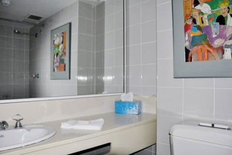 Accommodation Sydney: Hyde Park View 2 Bedroom 1 Bathroom Pet Friendly Apartment - Tourism Search 3
