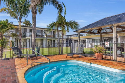 Admirals Lodge - Tourism Search 3