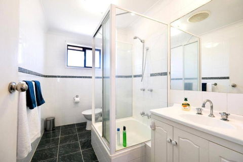 Affordable Gold Coast Holiday! - Tourism Search 2