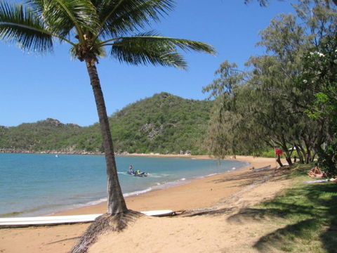 AFFORDABLE ISLAND ESCAPE! Queen Studio, Nelly Bay - Tourism Search 4