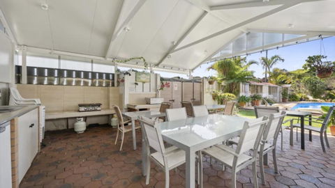 Affordable, Pool, Spa, Beach, Bbq, Sleeps 4 - Tourism Search 3
