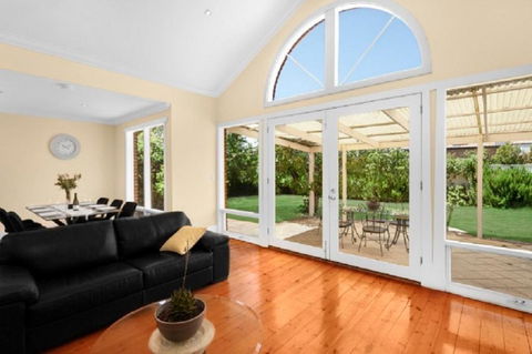 Adelaide Style Accommodation - City To Beach - Free WIFI - Free 3 Car Parking - Great Location - Tourism Search 0
