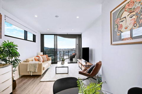 Above Brisbane King Suite With Rooftop Pool Deck - Tourism Search 0