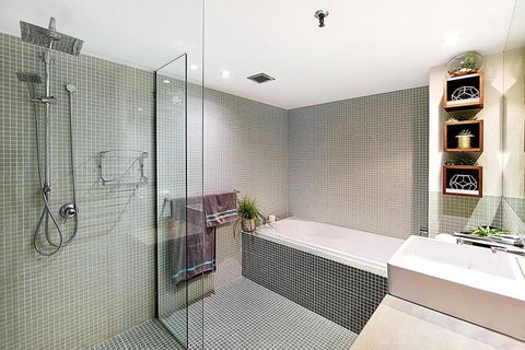 Absolute Beachfront Apartment 3B Pool Spa - Tourism Search 1