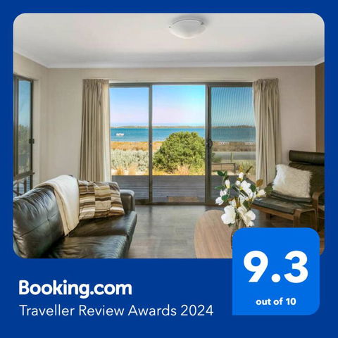 Absolute Waterfront Views And Kayaks - Tourism Search 1