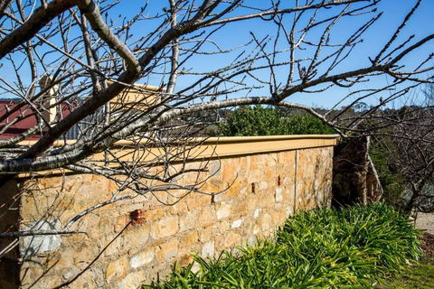 A Romantic Uraidla Studio - Tourism Search 2