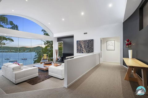 Aircabin - Daleys Point - Waterfront Retreat House - Tourism Search 4