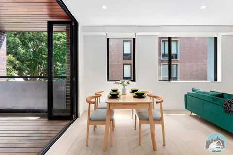 Aircabin - Five Dock - Stylish 2-Bed Apt Near Bay - Tourism Search 0