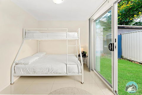 Aircabin - Oxley Park - Lovely & Comfy - 2 Beds - Tourism Search 1