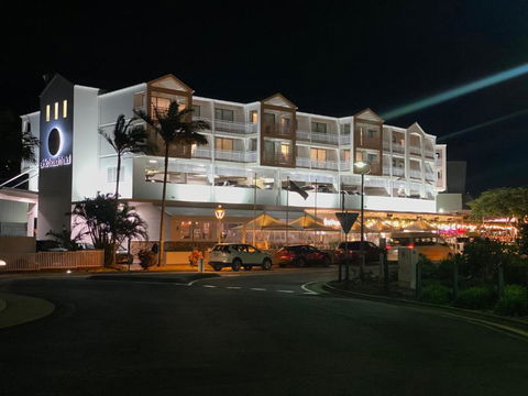 Airlie Beach Hotel - Tourism Search 1