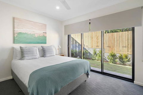 AIRLIE BEACH Delight. Hop, Skip Jump To Everything - Tourism Search 4