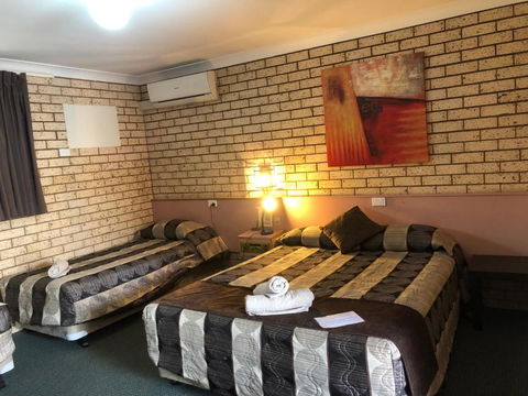 Alamo Motor Inn - Tourism Search 4
