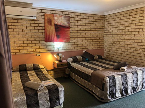 Alamo Motor Inn - Tourism Search 2