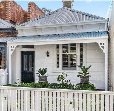 Albert Park Bespoke Brilliance 4Bed 2Bath - Tourism Search 0