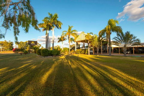 Albert Park Motor Inn-KING BEDS-POOL-SHADED PARKING - Tourism Search 0