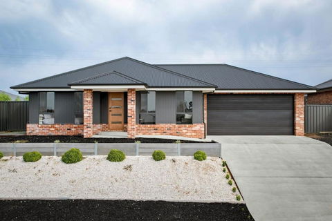 Albury Oasis - Tourism Search 1