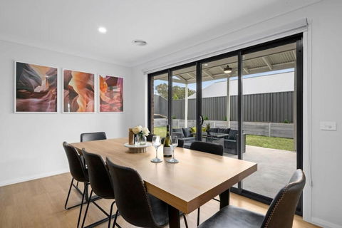 Albury Oasis - Tourism Search 3
