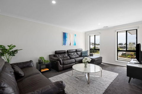 Albury Oasis - Tourism Search 2