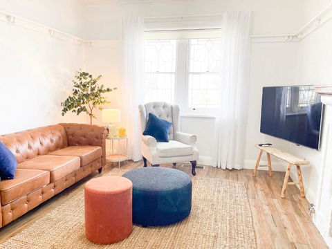 Albury Street Hideaway - Tourism Search 0