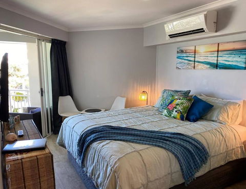 Alex Heads Beachfront Resort King Bed Studio Room - Tourism Search 1