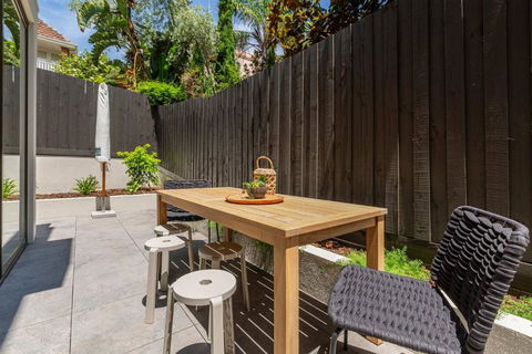 Alexandra Elegance - Riverside Living In Style - Tourism Search 1