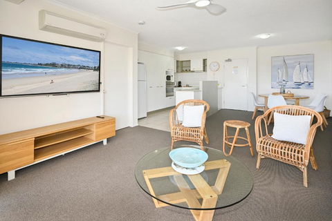 Alexandra Headland Resort Heaven, Pool / Beach ZD8 - Tourism Search 3
