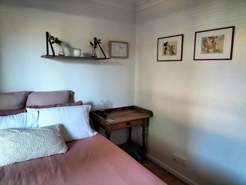 All The Comforts By The Lake - Tourism Search 1
