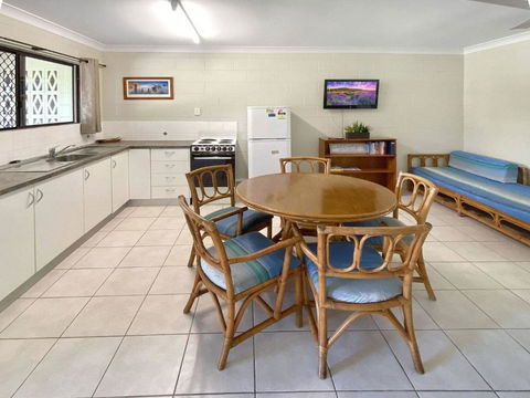 Alma Bay Holiday Unit 2 - Tourism Search 4
