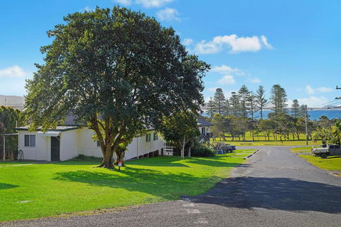 Almare 7 Gowing Street - Tourism Search 1