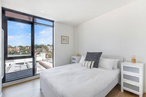 Aloft At Era With Sweeping Balcony Views - Tourism Search 3