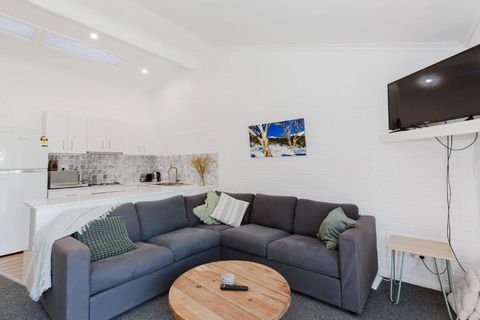 Alpha Centauri 7 Of 39 Gippsland Street - Tourism Search 2