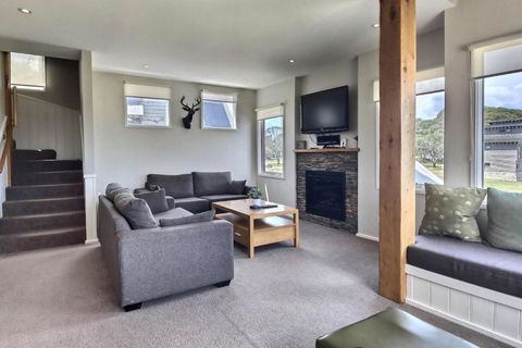 Alpine Edge - Tourism Search 1