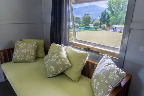 Alpzview Guesthouse - Tourism Search 4