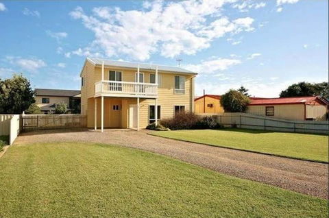Alton Seas 67 Hargreaves Rd Middleton - No Linen Included - Tourism Search 1