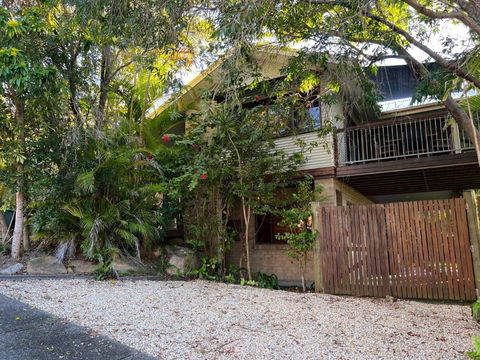 Amaroo - Bring Your Own Linen - Tourism Search 0