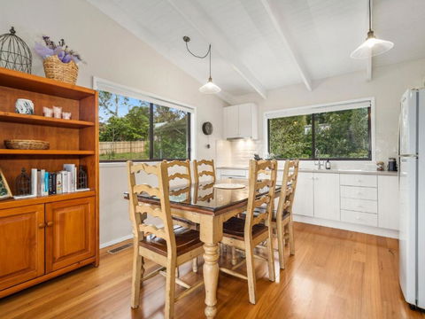Amaroo Cottage - Tourism Search 3