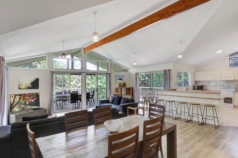 Amaroo House - Tourism Search 2