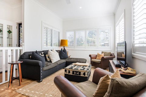Amaroo - Pet Friendly - 2 Mins Walk To Beach - Outdoor Fireplace - Tourism Search 1