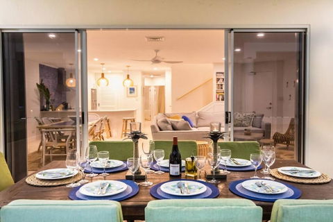 Amaroo Villa - Absolute Beachfront Port Douglas - Tourism Search 1