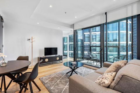 Amazing 1BR Apartment W Pool - Tourism Search 0