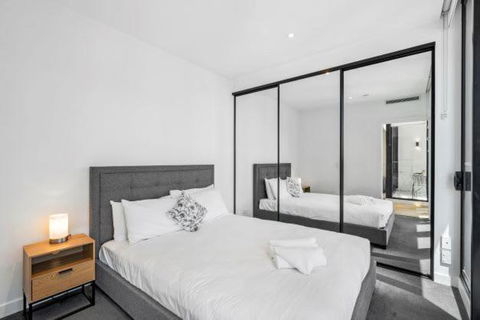 Amazing 1BR Apartment W Pool - Tourism Search 4