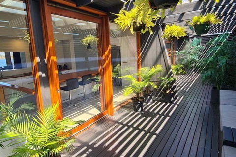 AMAZING 5-Star WATERFRONT RETREAT ON THE RIVERWALK - Tourism Search 4