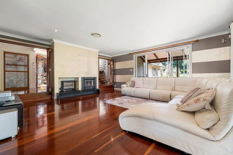 Amazing Acreage Style Living - Tourism Search 1