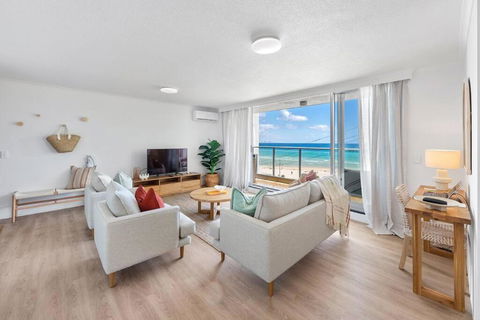Amazing Beach View And Perfect Location Kirra - Tourism Search 0